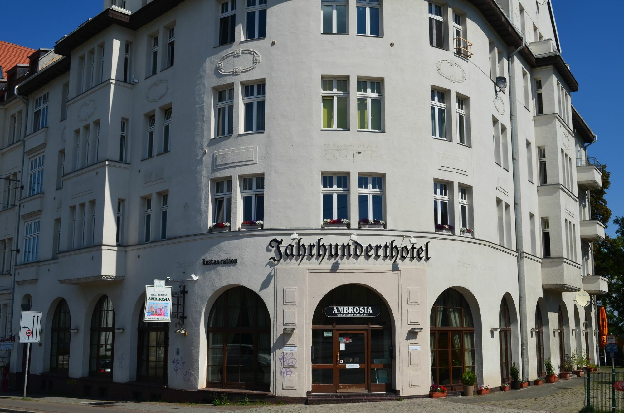 Jahrhunderthotel Hotel 3*